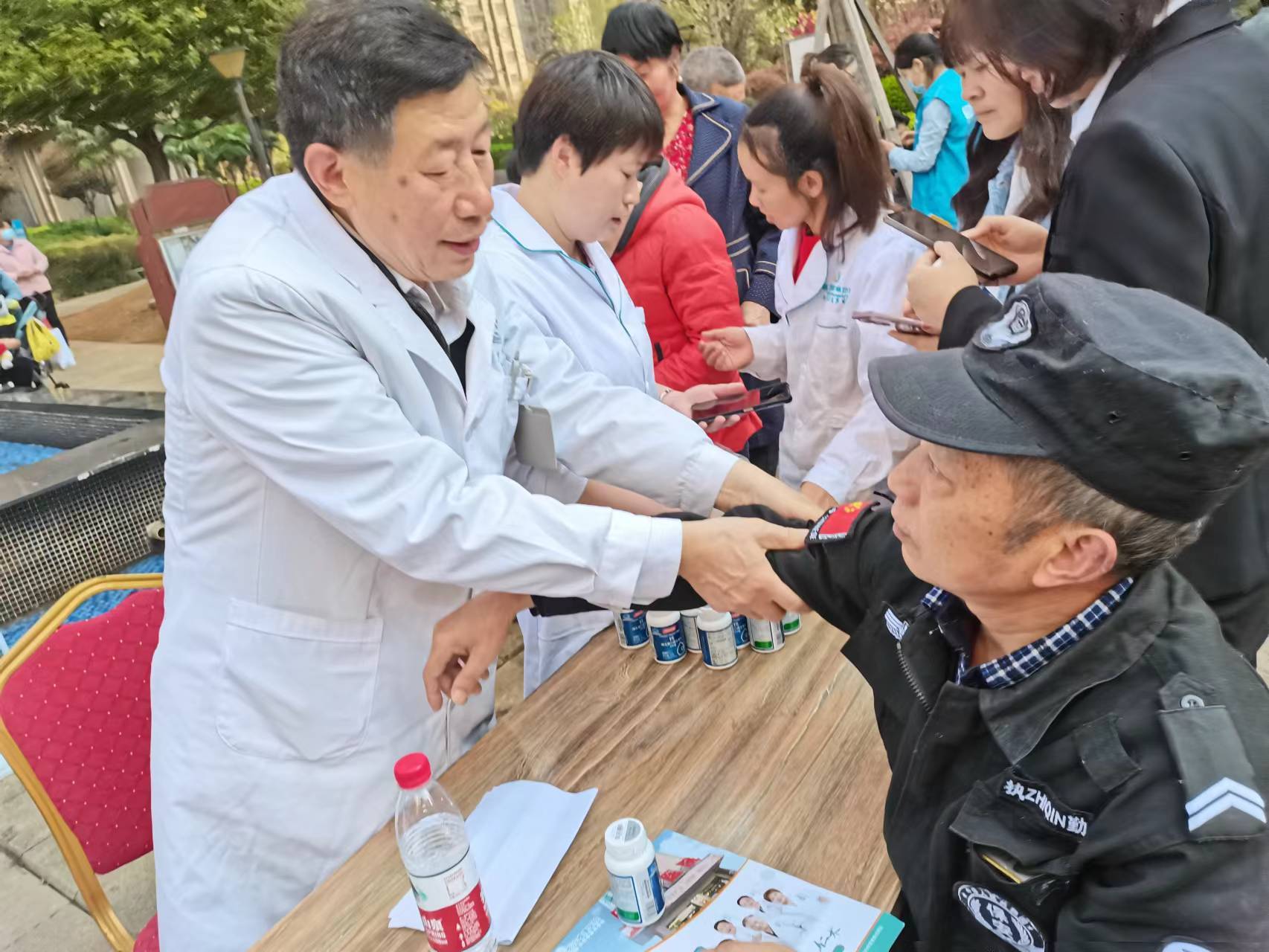 西双版纳最新24小时高价回收医保长沙方法分析(最方便真实的西双版纳长沙医废处理方法)